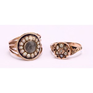 Two Tested 9ct rose gold mourning rings (A/F)