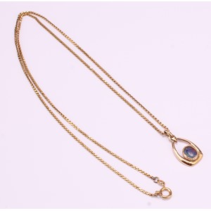 9ct gold black opal doublet pendant with 18ct gold fine chain