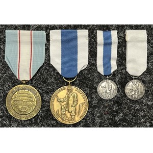 US Antarctic Expedition Medal: Byrd Antarctic Expedition Medal: two miniatures. All complete with ribbons. (4)