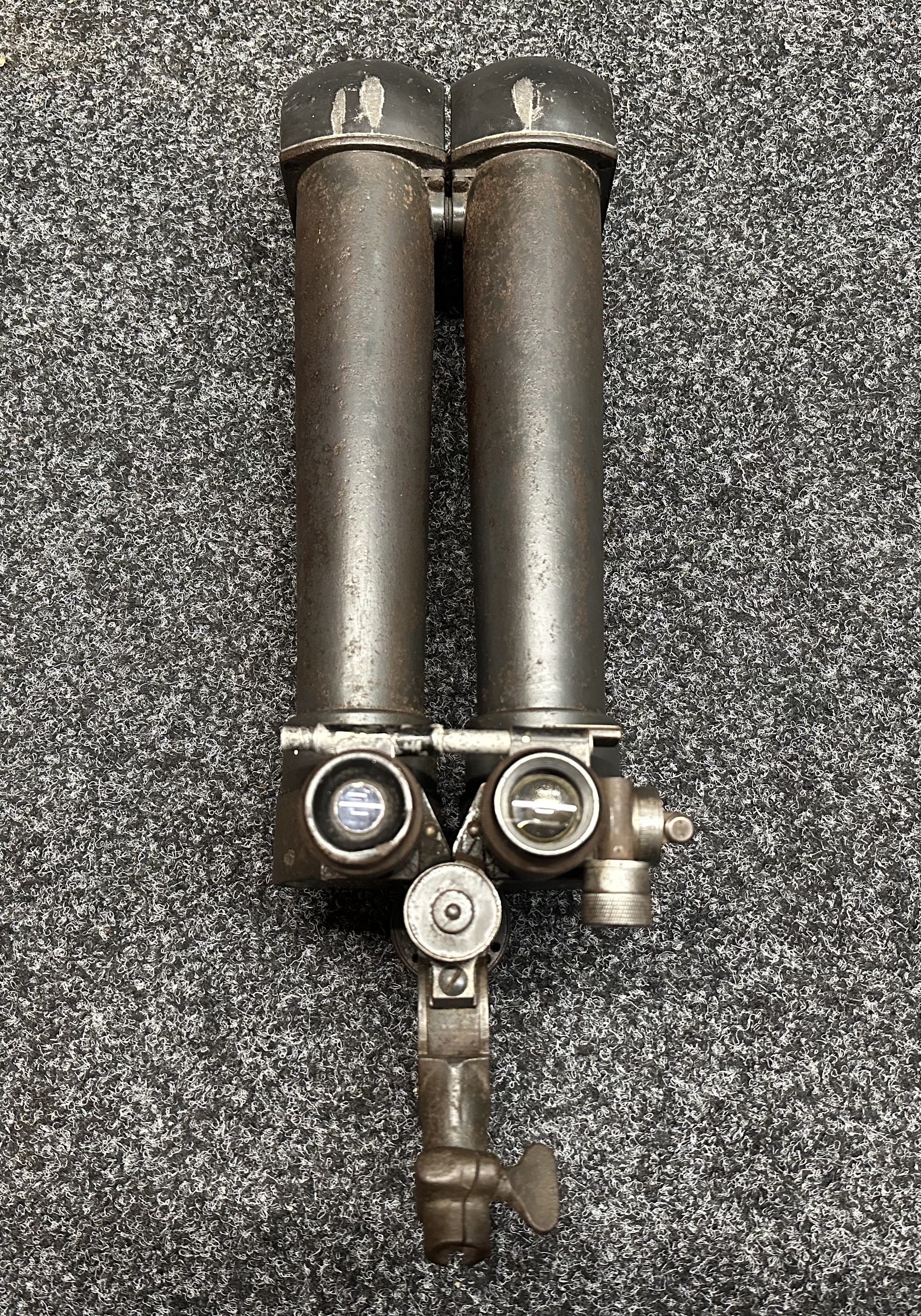 WW2 Third Reich S.F.14. ZGi Rabbit Ear Scherenfernrohr Binoculars. Maker marked "bmk" for E. Leitz, Wetzlar. Additionally marked with serial number 87394 plus H/6400. Fitted with an alloy capture plaque from Polish Forces stating these were captured during fighting for the Italian town of Osimo on 5th July 1944. Original field grey paint. Optics have a range grid but are not clear.
