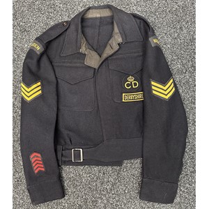 WW2 Blouse ARP 57 with printed Warden shoulder titles. Printed Sgt's stripes to sleeves. Embroidered "Kings Crown CD" and "Derbyshire" badges to breast pocket. Five red service chrevons to cuff. Makers Label "Prices Tailors Limited proprietors of the 50 Shilling Tailors". Size 6. WD Inspection mark to lining with code letter O. Letter found in pocket dated 30/7/44.