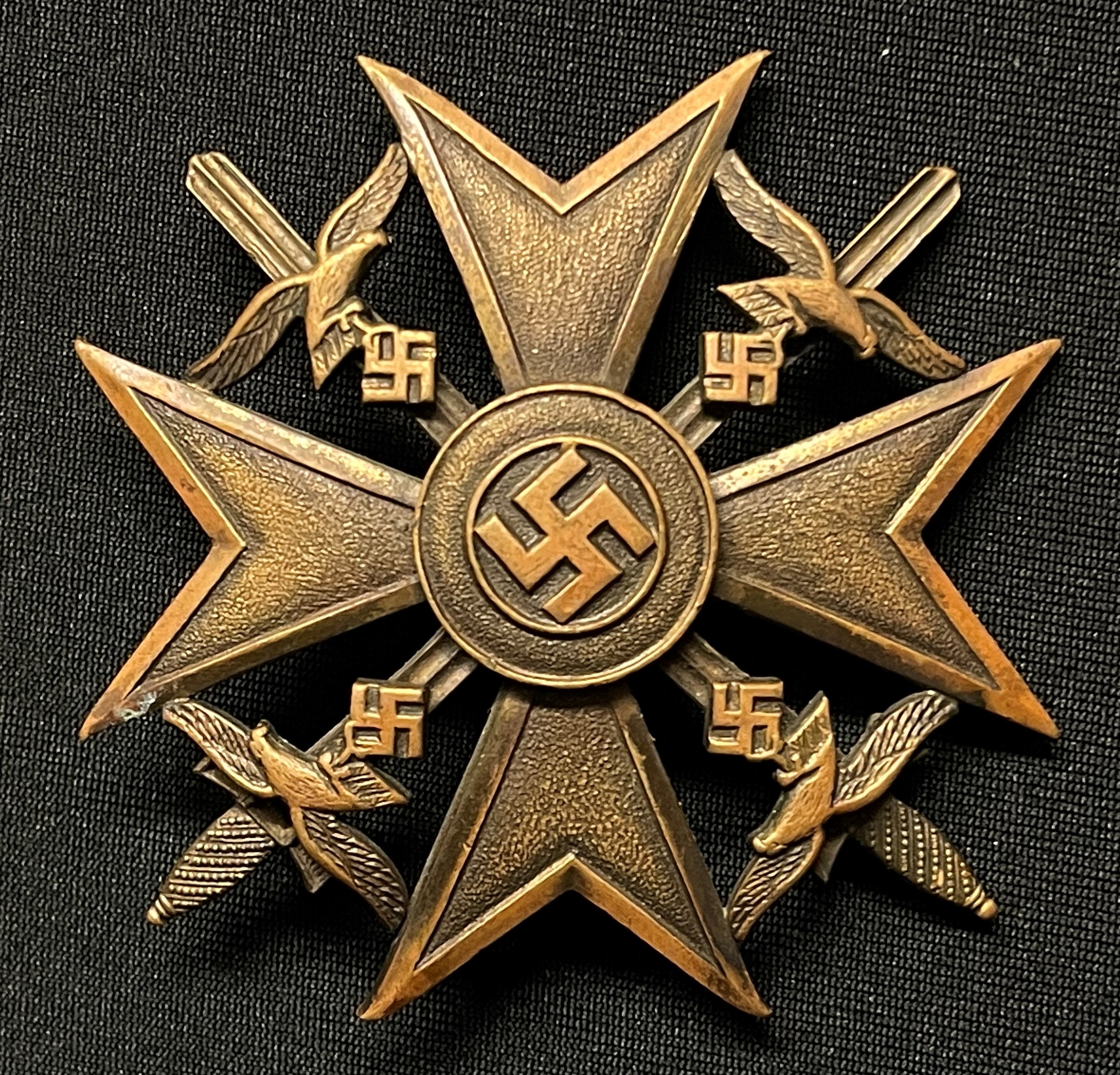 WW2 Third Reich Spanienkreuz in Bronze mit Schwerter - Spanish Cross in Bronze with Swords.  No makers mark.