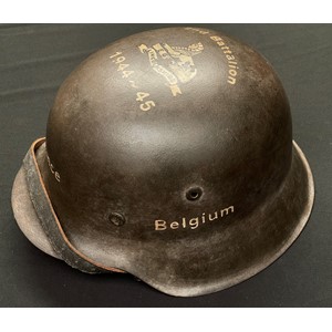 WW2 Third Reich M42 Steel Helmet painted with battle honours of 2nd Battalion The Lincolnshire Regiment. Complete with liner size 56 and chinstrap. Liner is named.