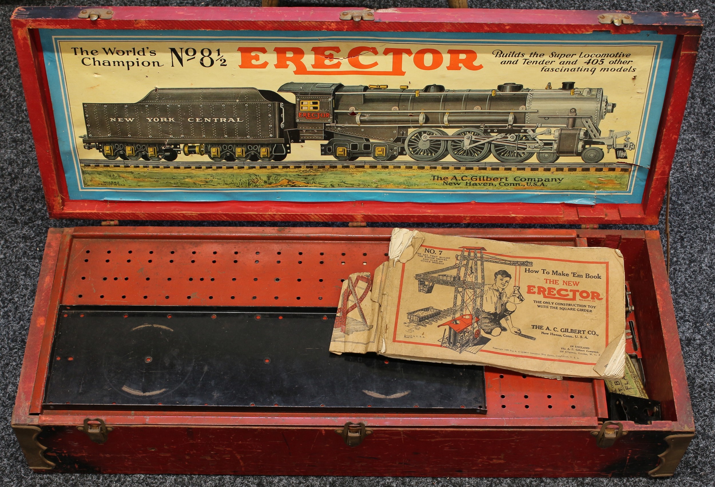 Model Engineering and Constructional Toys - an A.C.Gilbert Company Erector No.8½ constructional set, comprising various parts and components, housed in a rectangular shaped wooden case with hinged lid and No.7 literature book