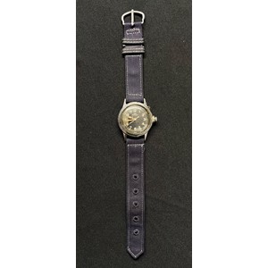 WW2 US Navy Buships (U.S. Navy, Bureau of Ships) UDT Demolition Divers Wristwatch. 17 Jewel Movement by Hamilton. Serial number SS51123. Fitted with original blue canvas strap. Crown cover missing, non runner.
