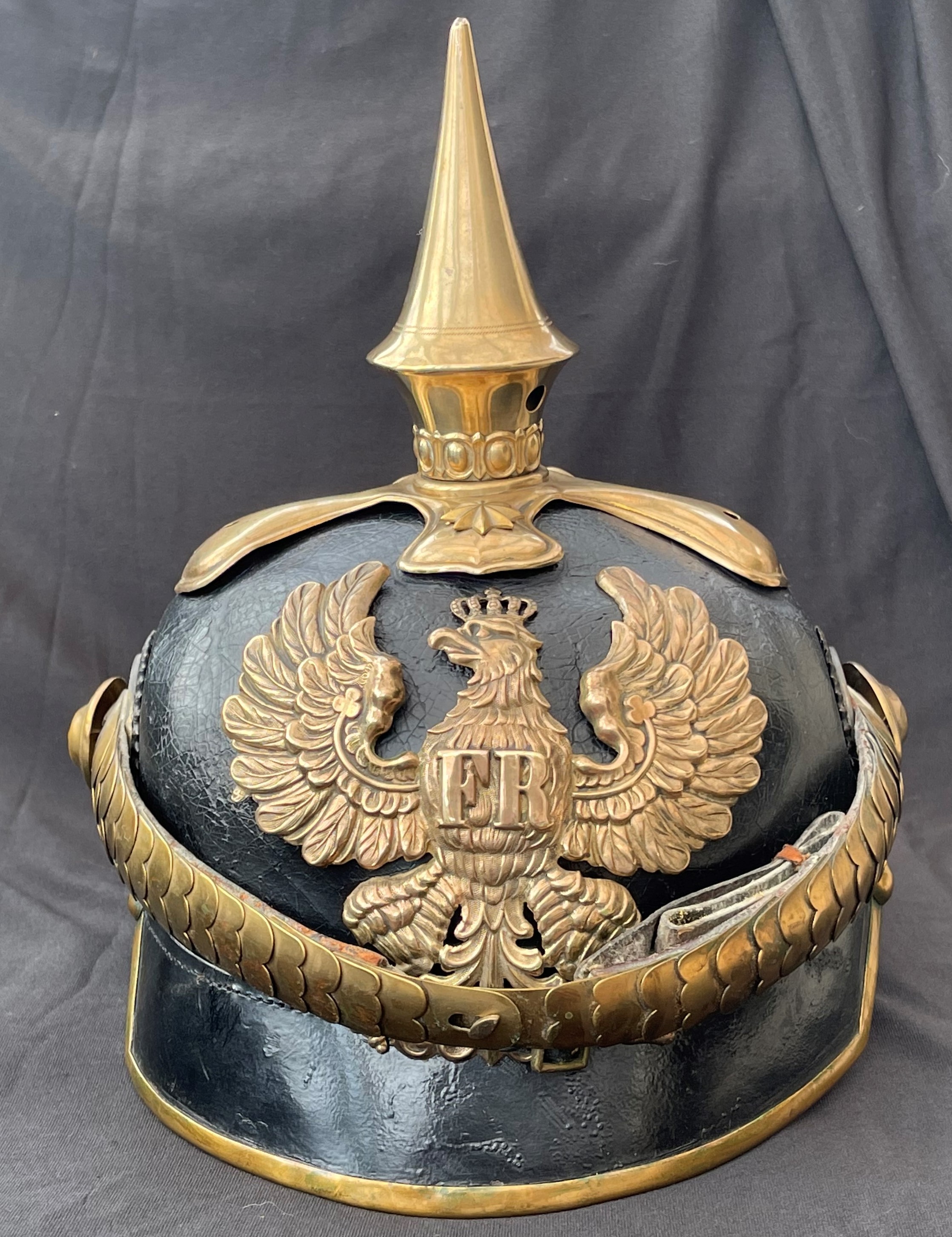WW1 Imperial German Army Officers Pickelhaube Helmet with Prussian helmet plate, officers chin strap. Complete with liner. No date or makers markings.