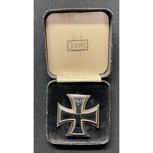 WW1 Imperial German Eisernes Kreuz 1. Klasse 1914. Iron Cross 1st Class 1914. Vaulted example. .800 silver marked. Third Reich era private purchase example. 44mm. Complete in original LDO marked presentation case of issue which is for a vaulted cross.