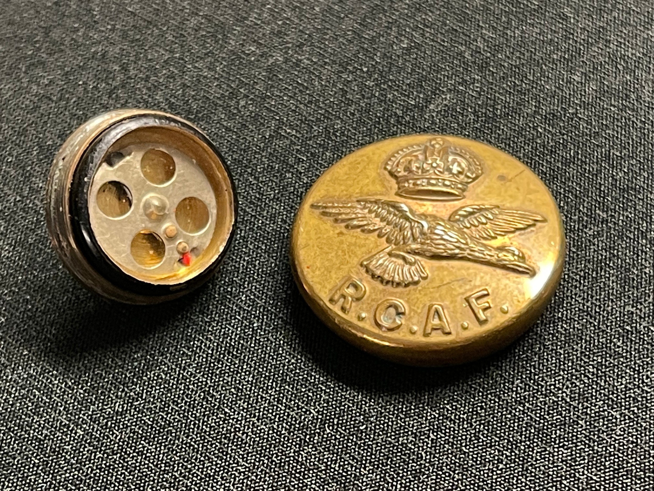 WW2 Royal Canadian Air Force Escape Button Compass with original owners history. The compass belong to F/Lt George Irving an Englishman and Night Fighter Pilot who served with 406 Sqn RCAF in January 1943. Included is a printed history of the pilot who was known personally to the vendor.