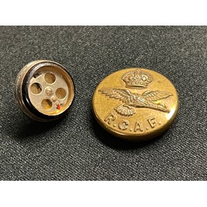 WW2 Royal Canadian Air Force Escape Button Compass with original owners history. The compass belong to F/Lt George Irving an Englishman and Night Fighter Pilot who served with 406 Sqn RCAF in January 1943. Included is a printed history of the pilot who was known personally to the vendor.