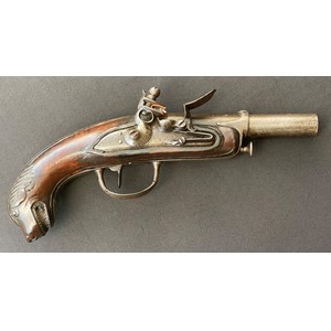 French 'Chien de Mer' naval officer's flintlock pistol with 110mm long barrel. Bore approx. 15mm. Working action which holds at both full and half cocked positions. No makers marks or Proof marks. Overall length 225mm. Carved decoration of a Dogs head to the butt. Complete with a steel ramrod. Section 58 (2) no licence required.