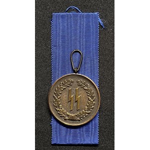 WW2 Third Reich SS-Dienstauszeichnung 4.Stufe (4 Jahre) - SS Long Service Award 4th Class (4 Years). Complete with full length original ribbon. No makers mark. War souvenir of a British Veteran, Trooper RL Clay, Royal Armoured Corps, new to the market.