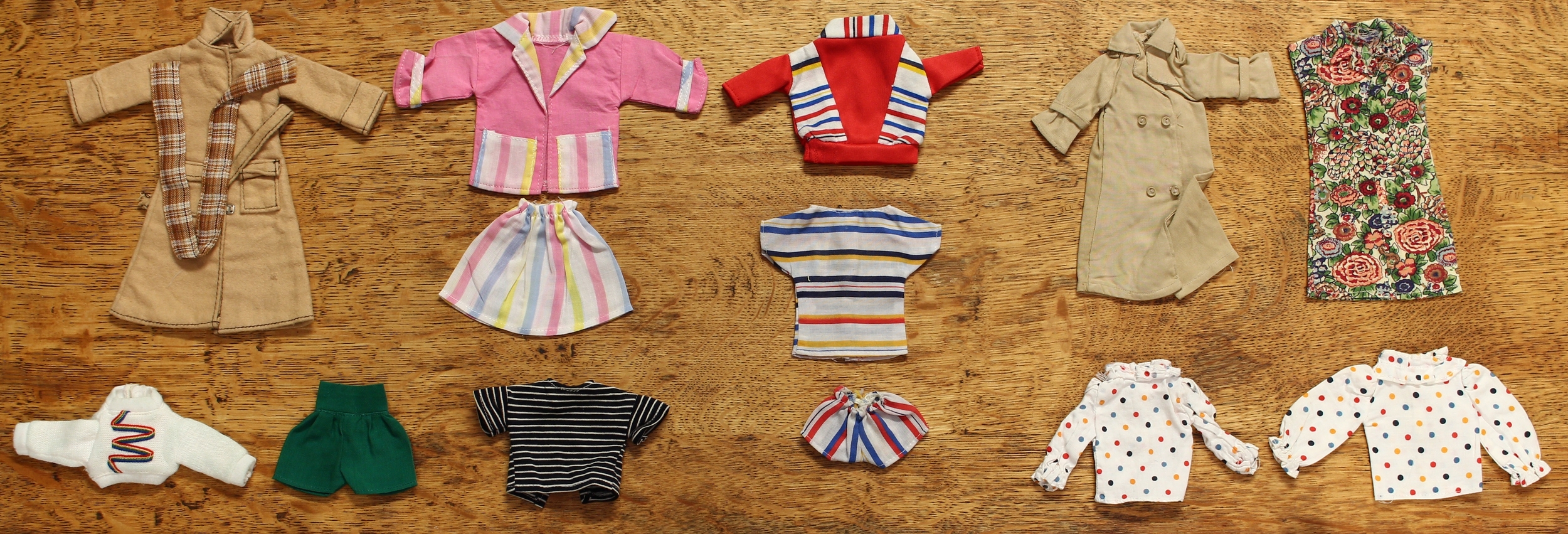 A large collection of 1960’s and later Sindy doll clothing and accessories, comprising various outfits and shoes (large quantity); Books – Colette Mansell, 2002, The History of Sindy, New Cavendish Books and Gandreams, 1984, Sindy Annual