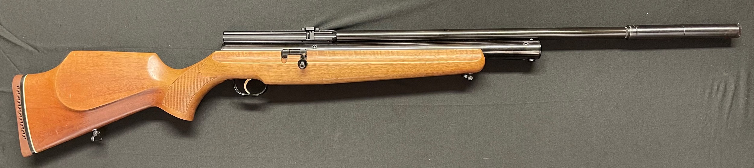 Webley Venom Viper .22 cal Air Rifle with 500mm long barrel. Serial number 880478. Fitted with a moderator. Overall length 115cm.