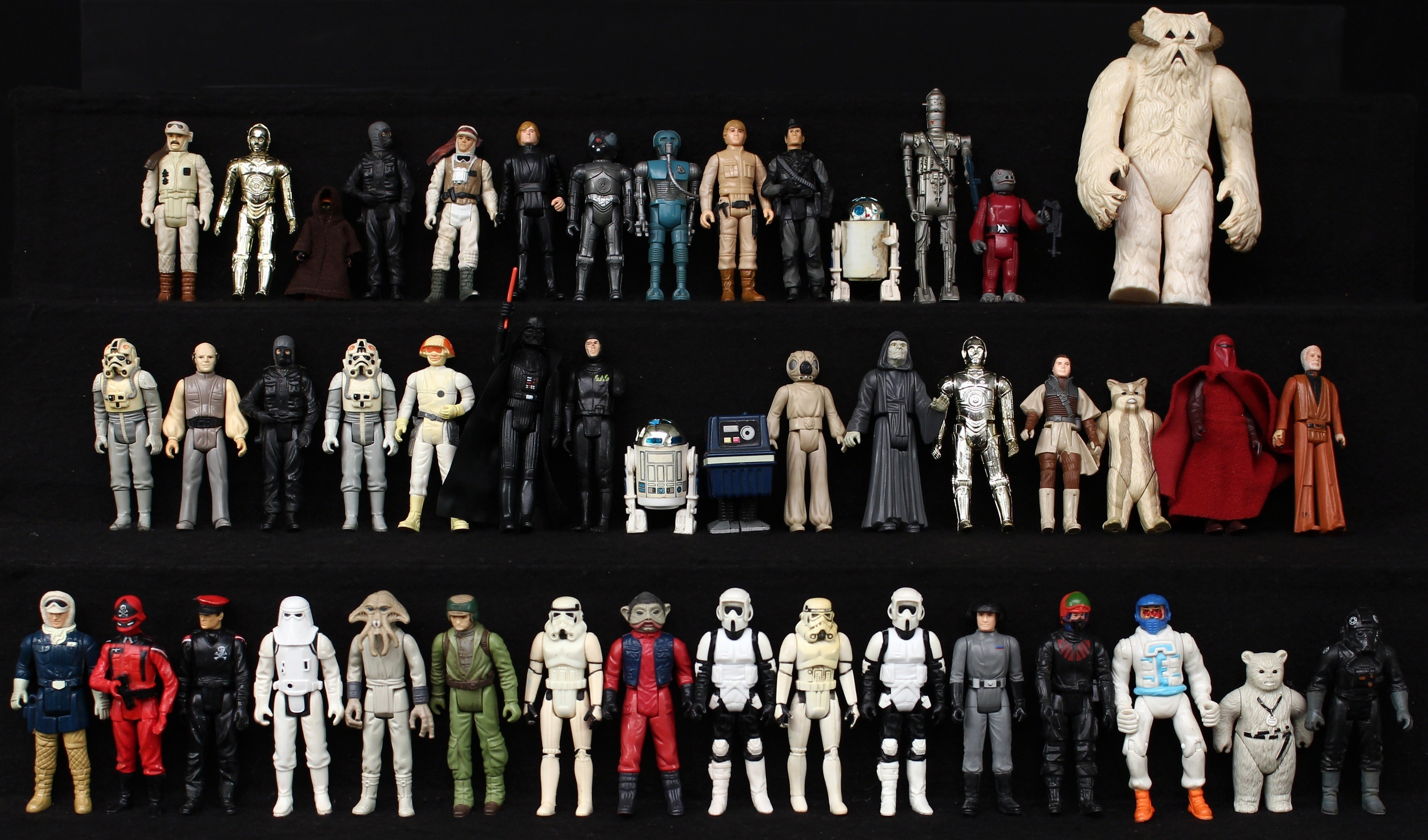 Star Wars late 1970's and later 3¾" loose action figures, comprising Darth Vader with lightsaber, C-3PO (2), Obi-Wan Kenobi, R2-D2 (2), Power Droid, IG-88 with gun, Zuckuss, 2-1B, Red Snaggletooth with gun; other loose figures, weapons and accessories, all unboxed (quantity)