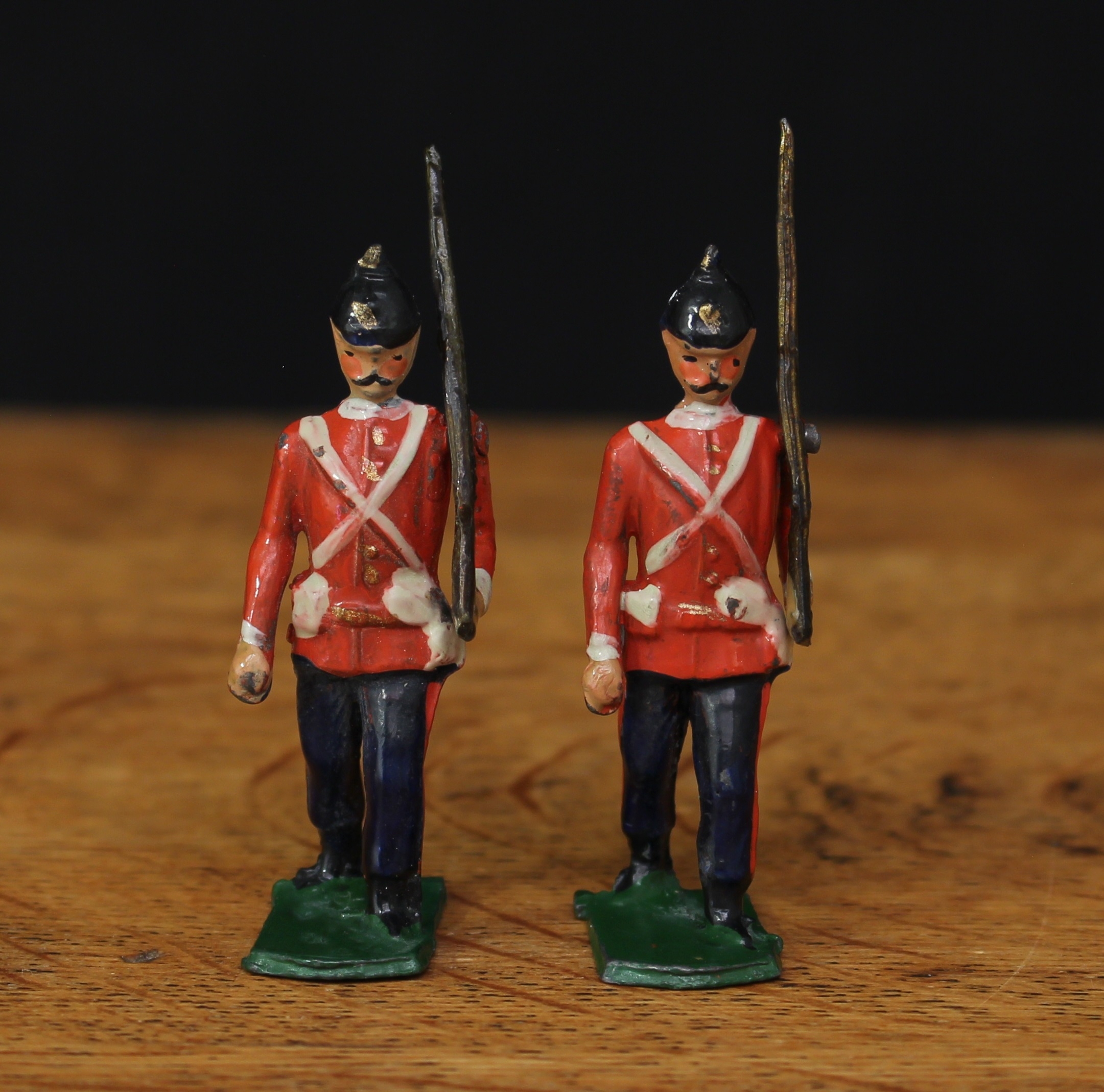 Abel, CD (Islington, London 1898-1914) two rare British Infantry drill display unit lead figures, both marching at the slope, each with shaped rectangular bases, unboxed (2)
