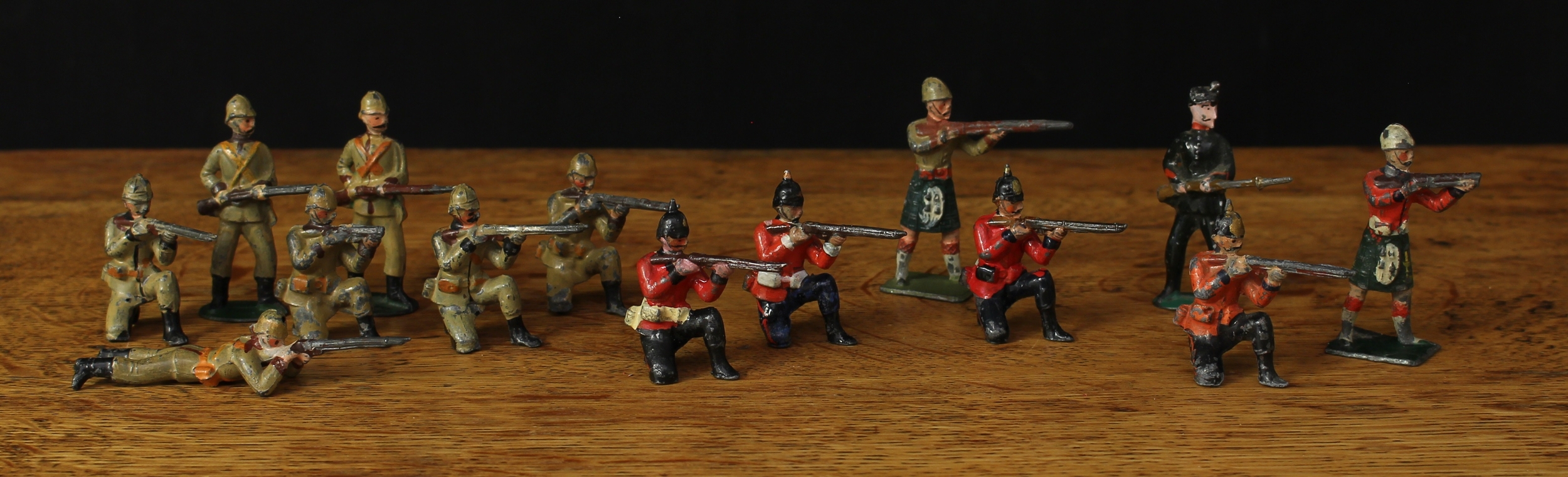 A collection of A&J Renvoize (London 1900-1914) figures, including Boer War British Infantry in various poses including kneeling and firing; others including Line Infantry etc, unboxed (14)