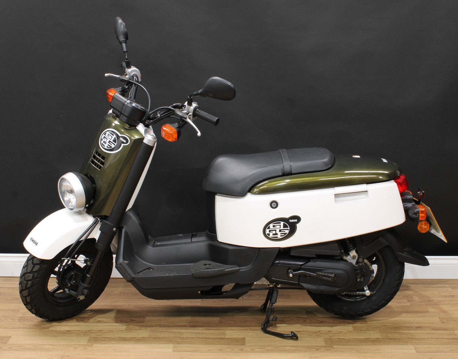 A 2011 Yamaha XF 50 49CC petrol moped in green, registration number FD11 OWU, odometer reading 195 miles, presented with V5C, two keys, last MOT test 18th July 2016 at 192 miles (MOT expired 17th July 2017)