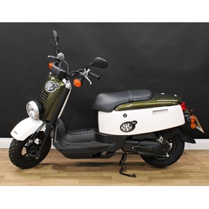 A 2011 Yamaha XF 50 49CC petrol moped in green, registration number FD11 OWU, odometer reading 195 miles, presented with V5C, two keys, last MOT test 18th July 2016 at 192 miles (MOT expired 17th July 2017)
