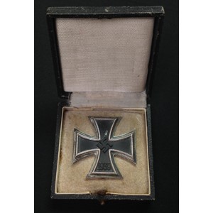 WW2 Third Reich Eisernes Kreuz I Klasse. Iron Cross 1st Class maker marked 65 for "Klein & Quenzer, Idar-Oberstein" complete with case of issue. Magnetic core.