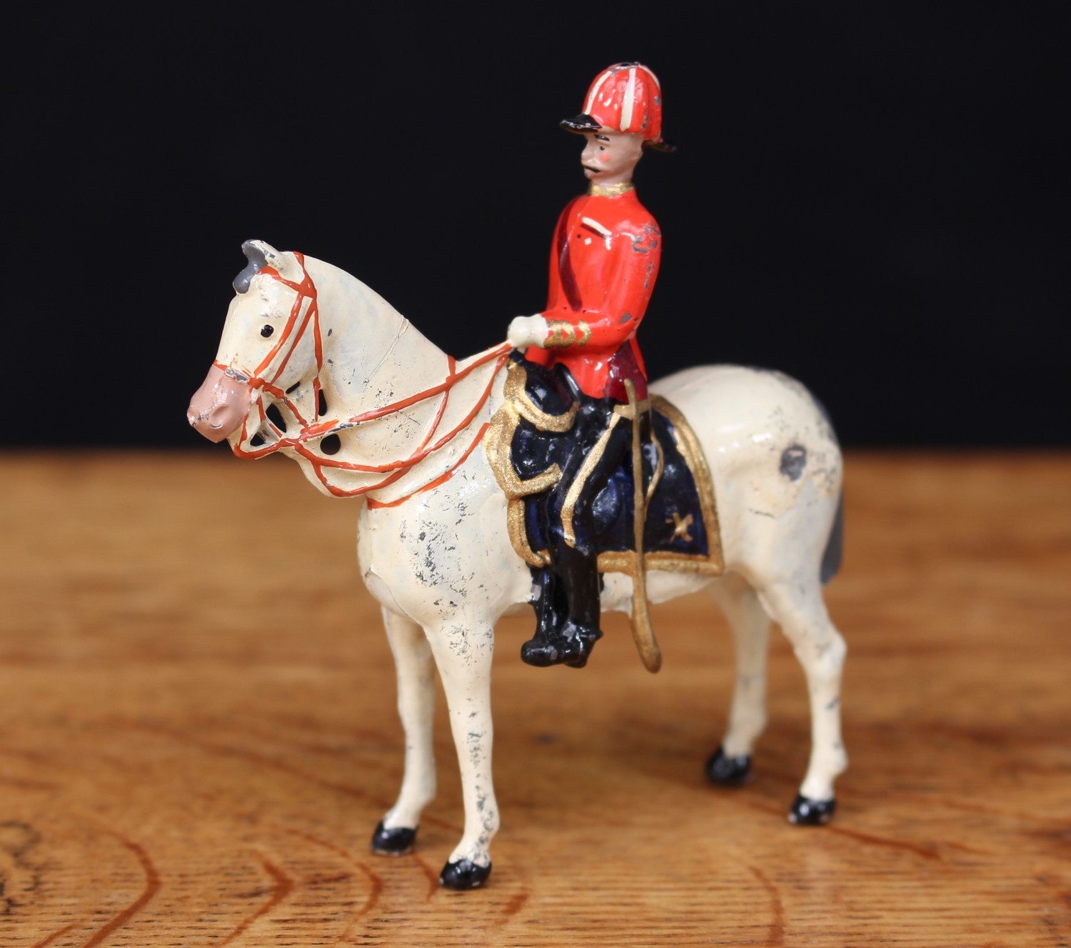 W Britain (Britains) an uncatalogued Field Marshal on horseback, empty handed with fixed arms, dressed in uniform with a Bicorne with red and white feather plume, unboxed