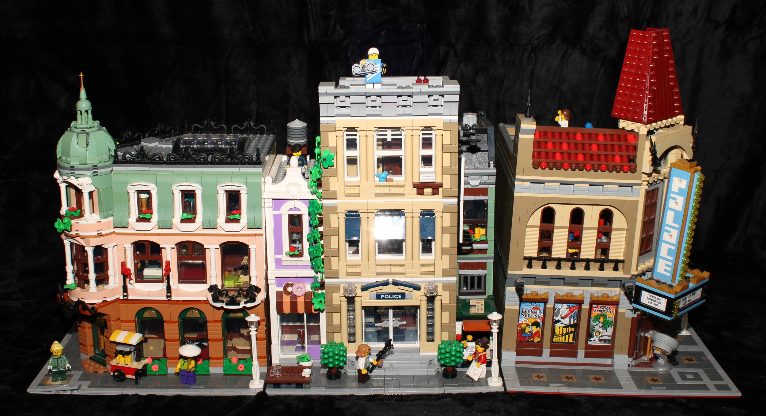 Lego - Creator Expert, 10297 Boutique Hotel, unboxed; 10278 Police Station, unboxed; 10232 Palace Cinema, unboxed (3)  (10297) Retired Product. Previously £129.99RRP.  (10278) Retired product. Previously £169.99RRP.  (10232) Retired product. Previously £129.99RRP.  This lot is part of a collection from a deceased estate. All models were constructed and remained constructed in the home and as such we do not have boxes or instruction manuals and the models are therefore sold as seen.