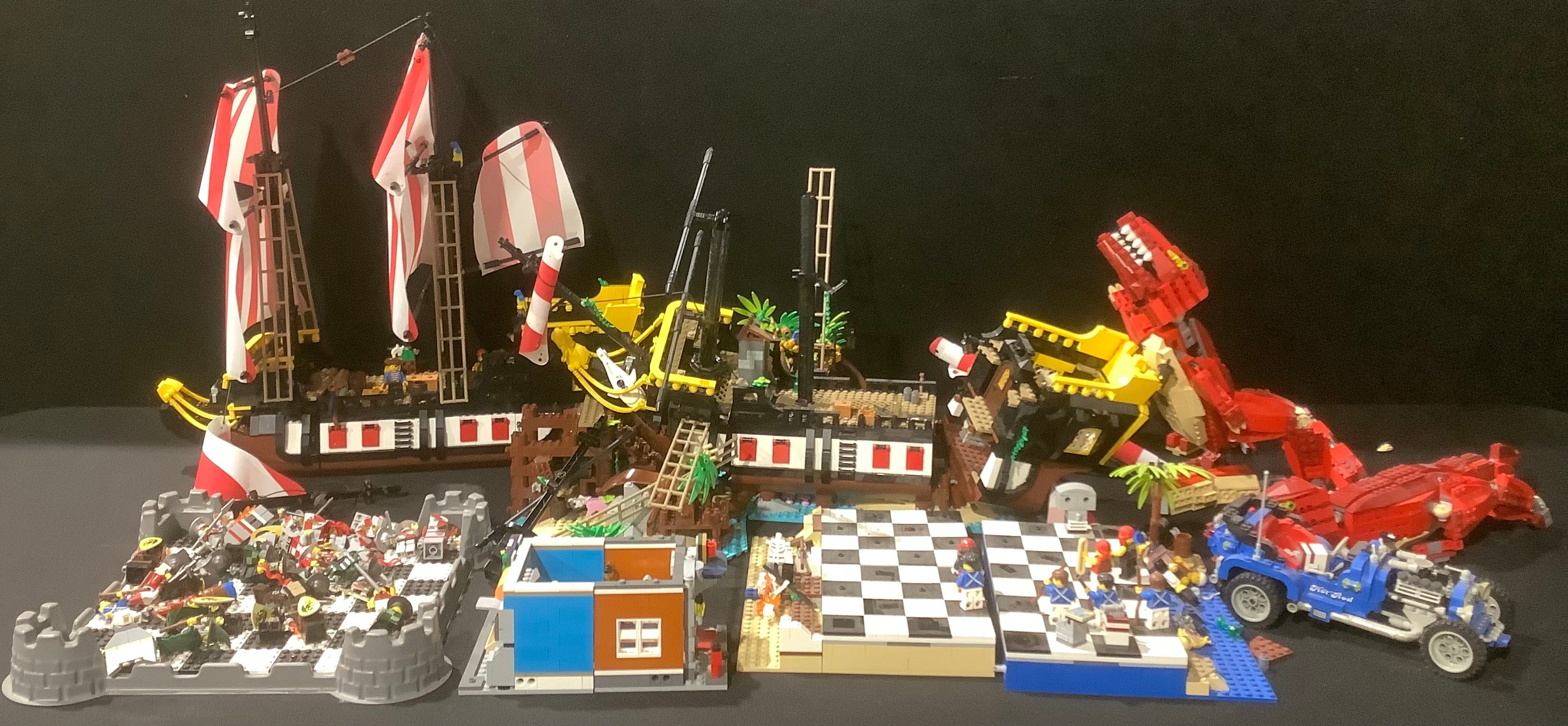 Lego - 40158 Pirates Chess Set, unboxed; 853373 Kingdoms Chess Set, unboxed; Ideas, 21322 Pirates of Barracuda Bay, unboxed; another similar; etc (qty)  (40158) Retired product. Previously £45.99RRP.  (853373) Retired product. Previously £39.99RRP.  (21322) Retired product. Previously £179.99RRP.  This lot is part of a collection from a deceased estate. All models were constructed and remained constructed in the home and as such we do not have boxes or instruction manuals and the models are therefore sold as seen.