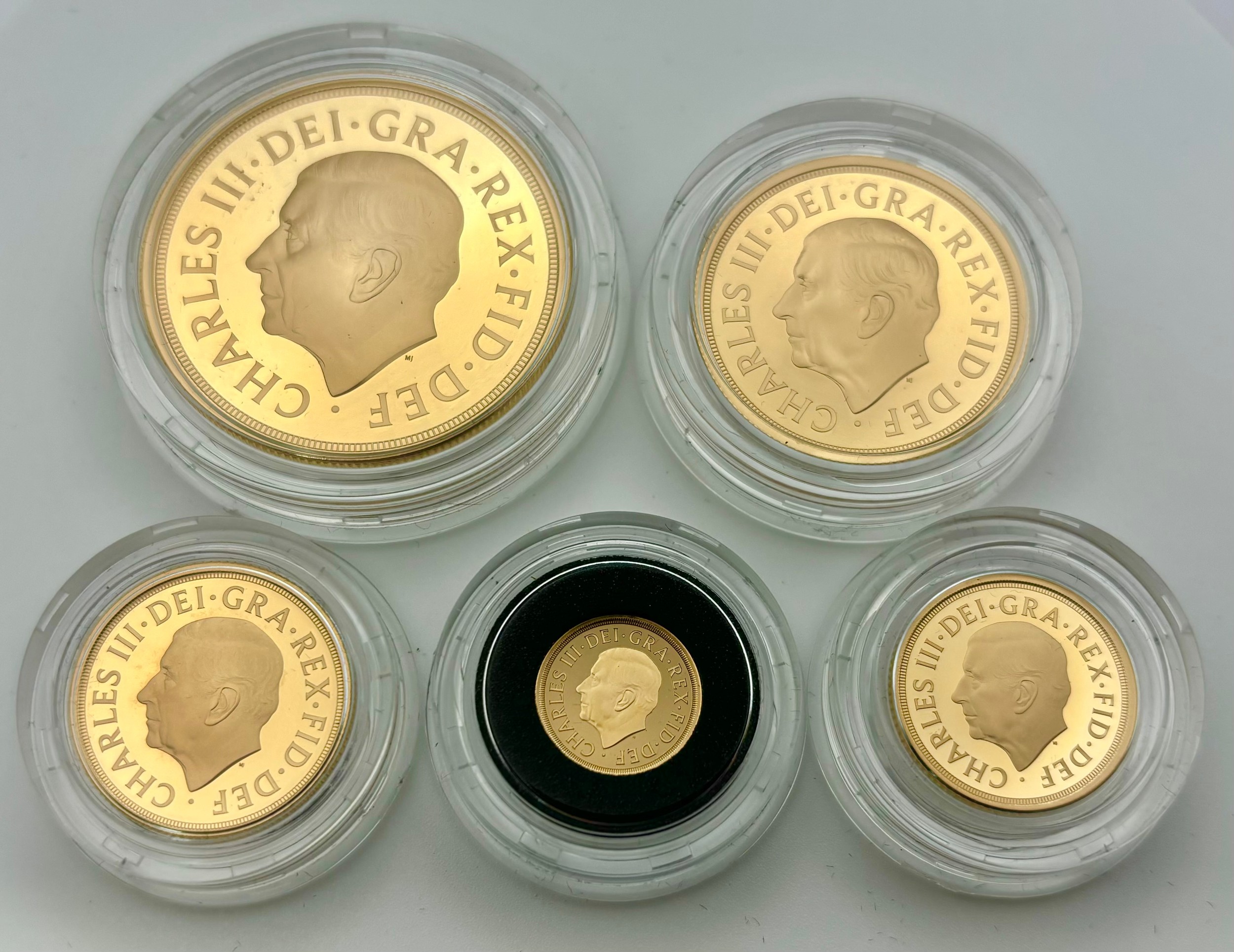 Gold proof coins - The Royal Mint, 22ct gold Queen Elizabeth II Memorial Sovereign set, comprising five-sovereign piece, 39.94g, double-sovereign, 15.976g, sovereign, 7.988g, half-sovereign, 3.994g, quarter-sovereign, 1.997g, 2022, limited edition 170/1200, lined case