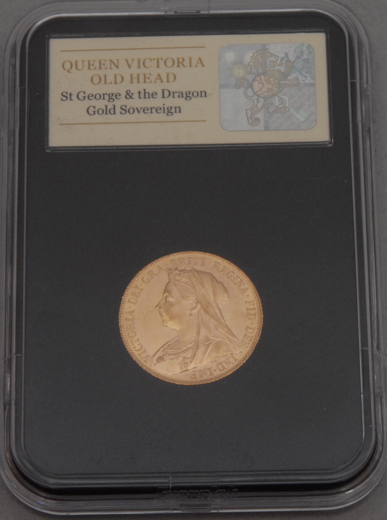 Gold coins - 22ct gold The Queen Victorian Old Head St George and the Dragon sovereign, 7.98g, 1900, lined case and cardboard sleeve