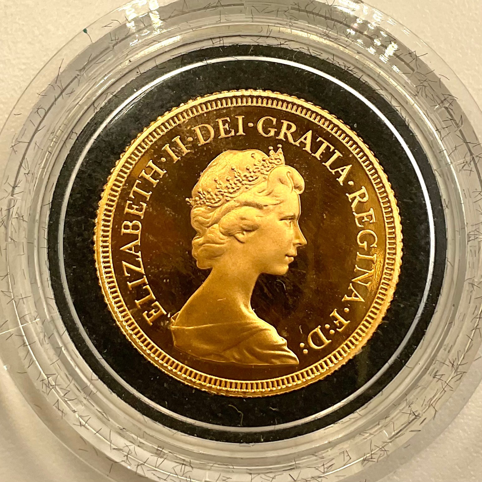 An Elizabeth II sovereign, 1979, proof cased and box