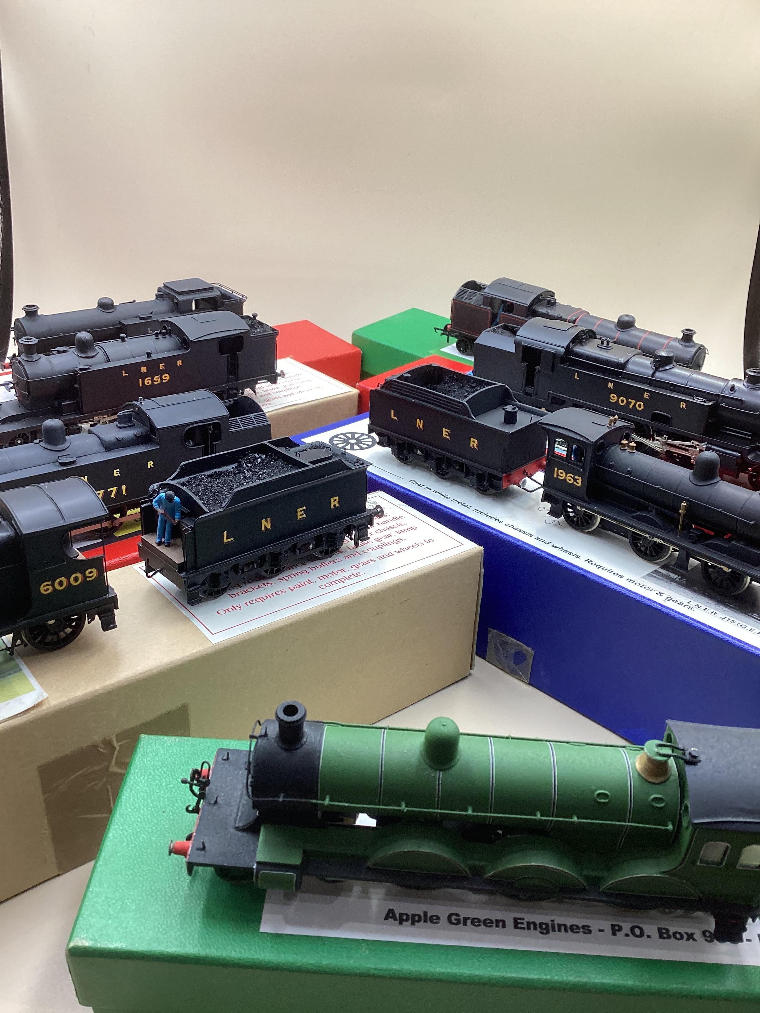 Model Railway interest ; Apple green engine built kits , Nu Cast built model engines-a good selection of finely constructed and painted models( 2 have looseness to the front wheel unit)