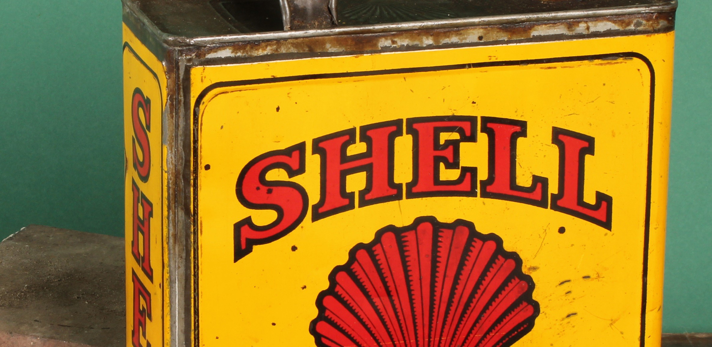 Aladdin's Garage: A Private Collection of Petroliana, Automobilia and Advertising Signs Image