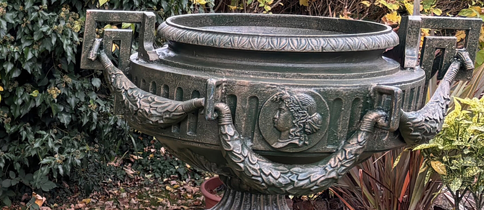 Clearance Auction Windsor Classical Garden Design Image